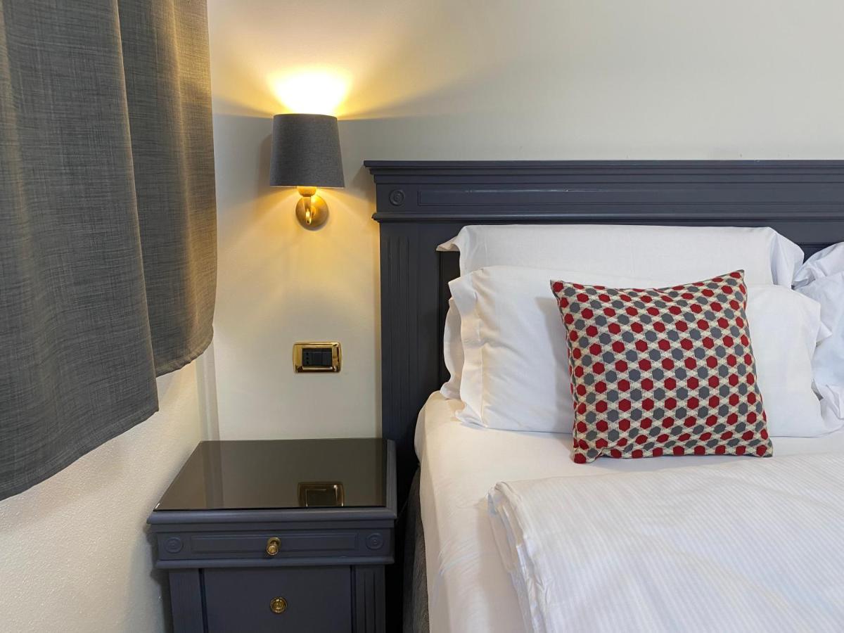 Hotel Estee Desenzano del Garda Kültér fotó