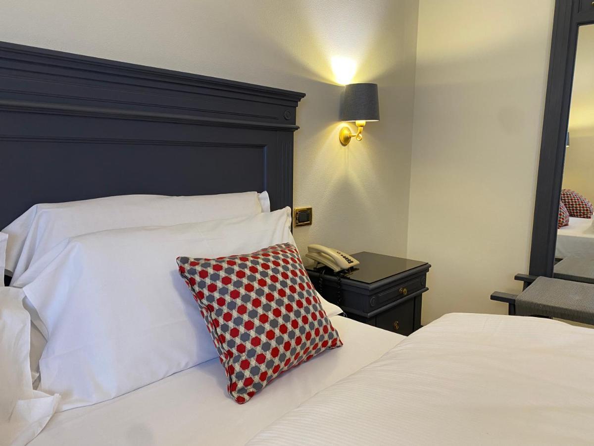 Hotel Estee Desenzano del Garda Kültér fotó