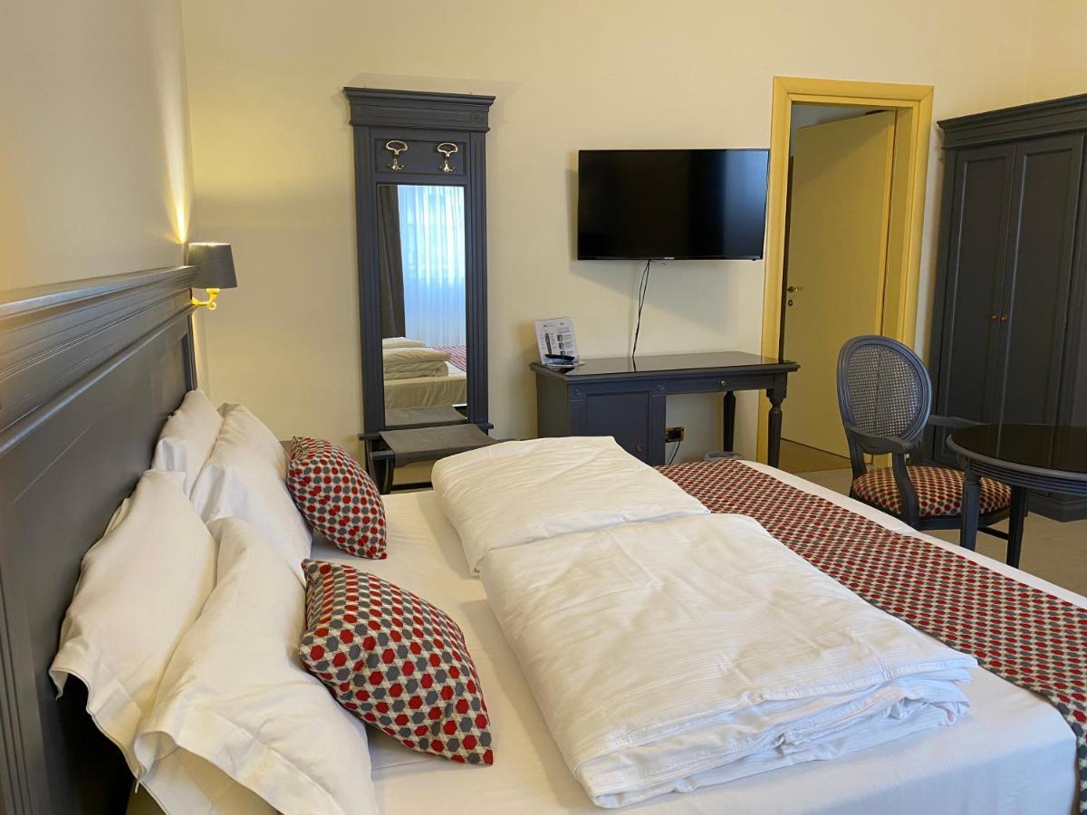 Hotel Estee Desenzano del Garda Kültér fotó