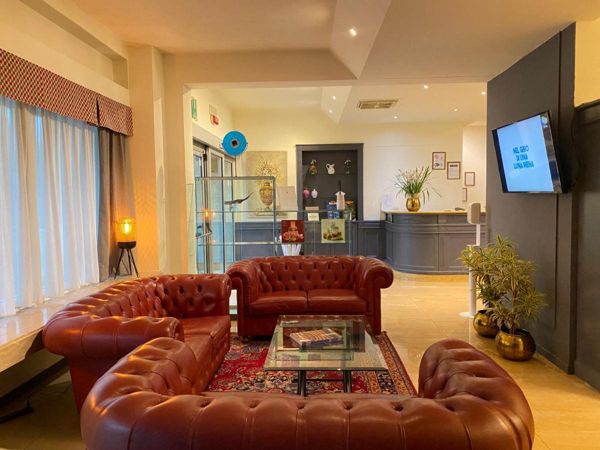 Hotel Estee Desenzano del Garda Kültér fotó