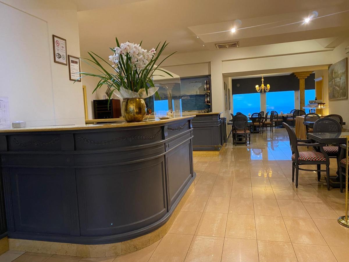 Hotel Estee Desenzano del Garda Kültér fotó