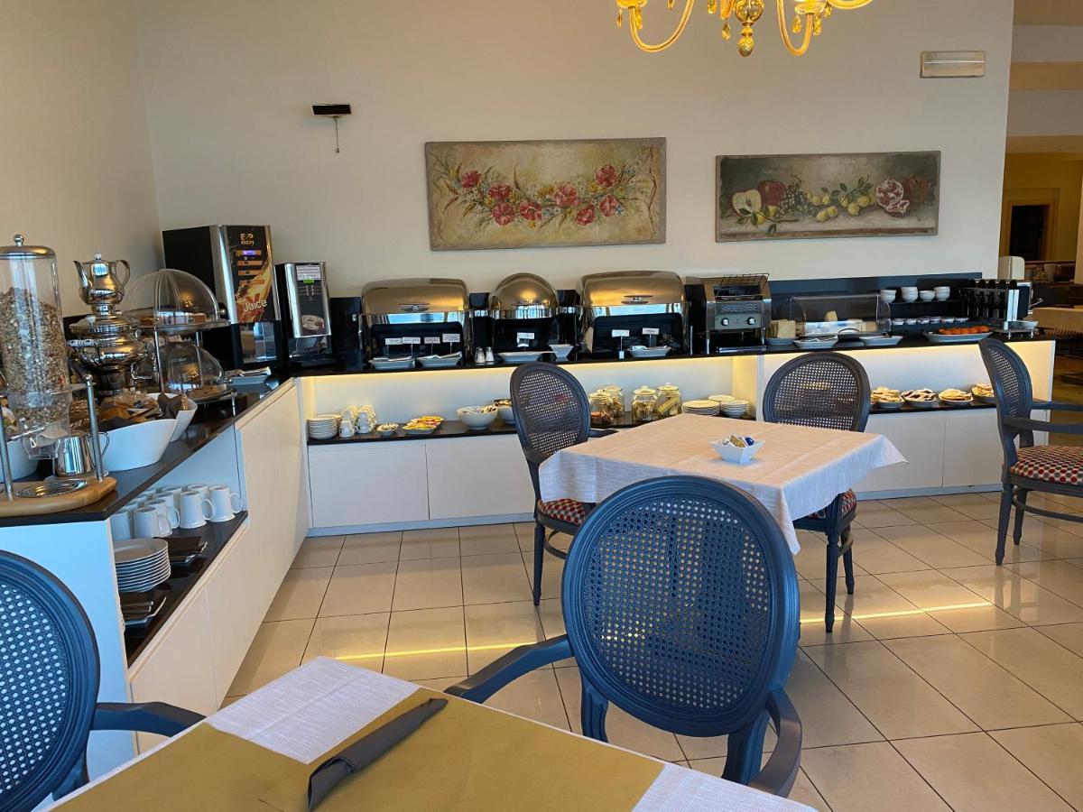 Hotel Estee Desenzano del Garda Kültér fotó