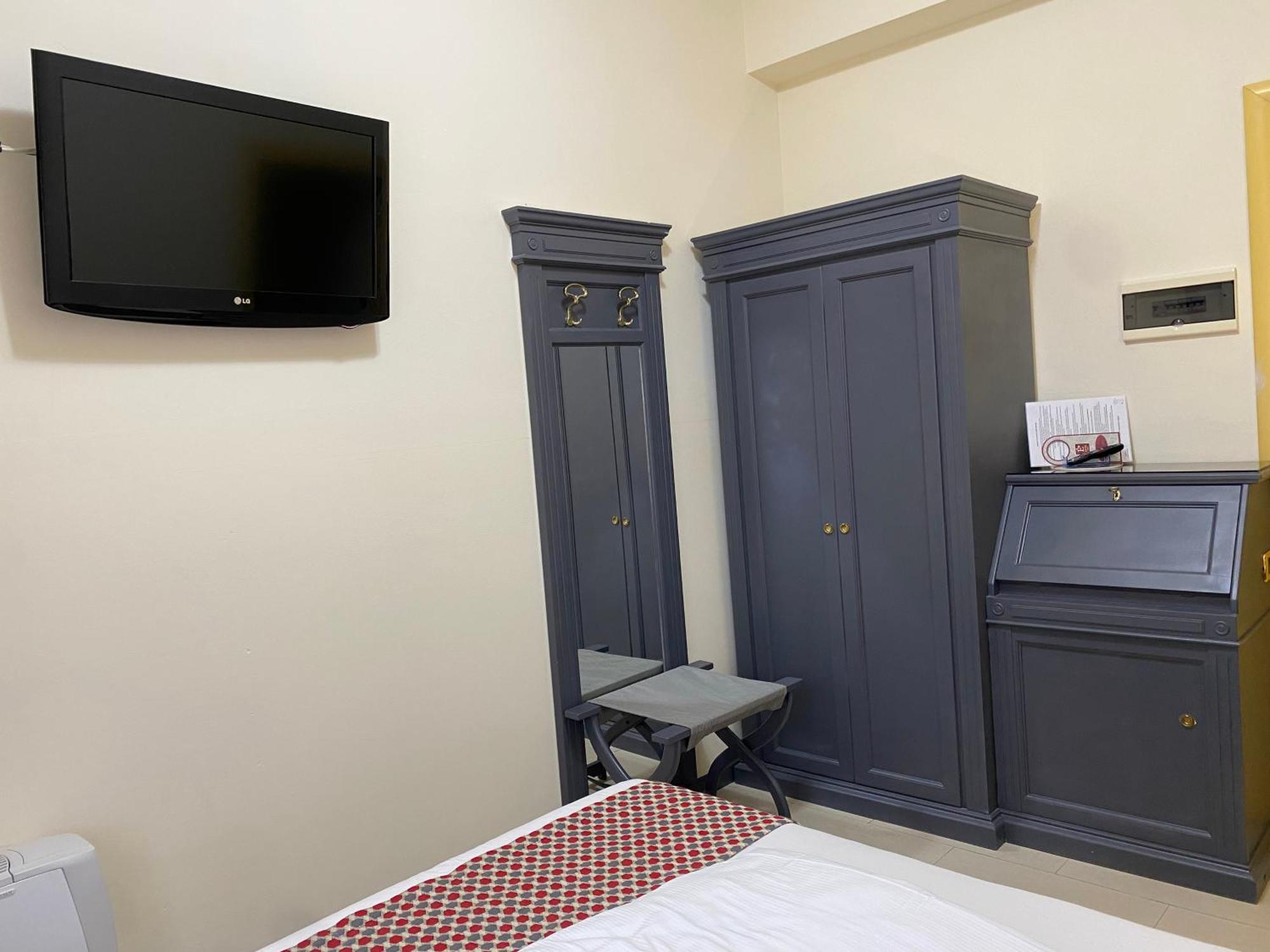Hotel Estee Desenzano del Garda Kültér fotó