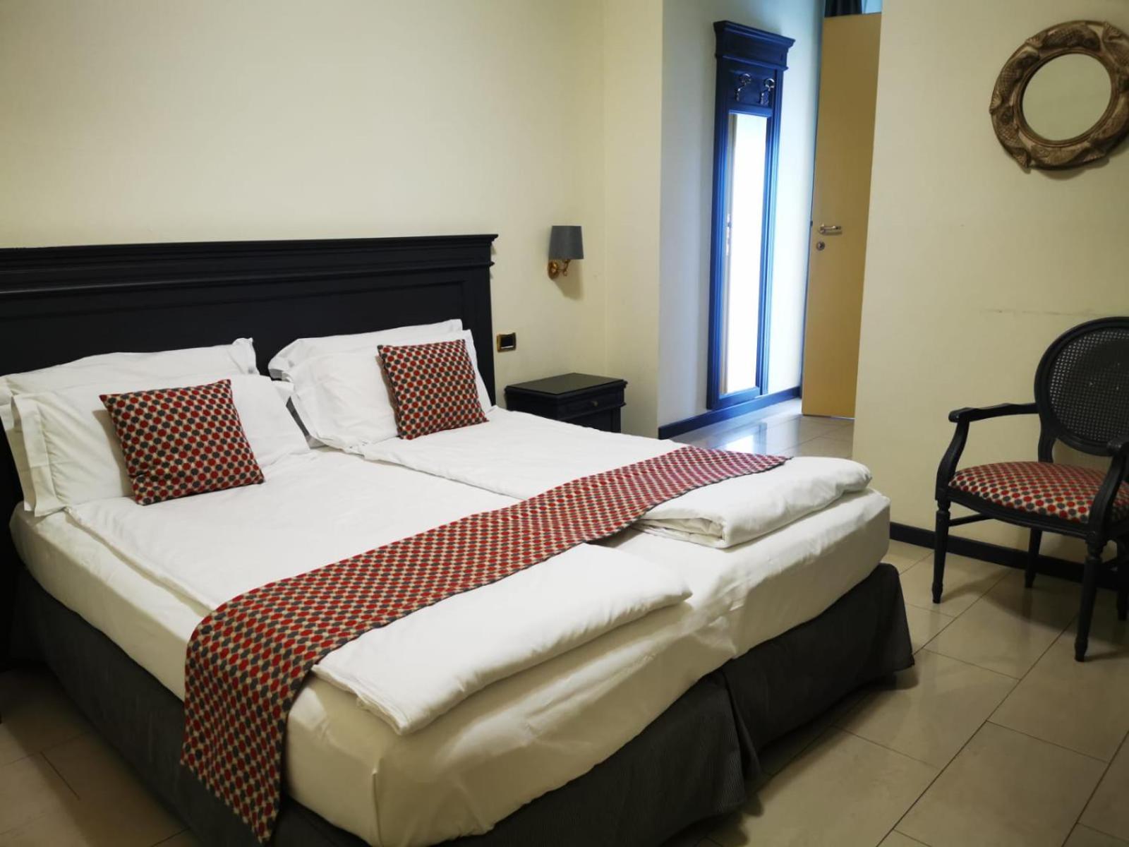 Hotel Estee Desenzano del Garda Kültér fotó