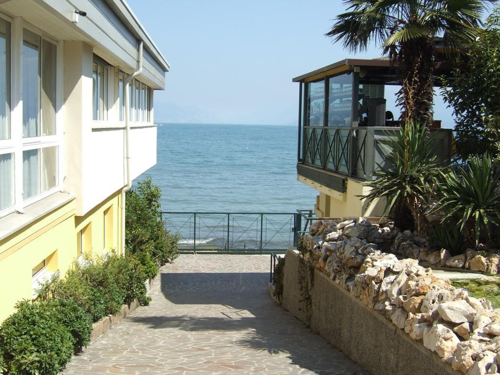 Hotel Estee Desenzano del Garda Kültér fotó