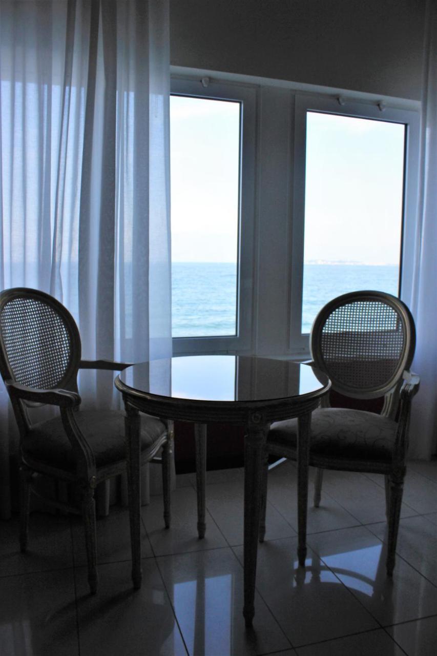 Hotel Estee Desenzano del Garda Kültér fotó