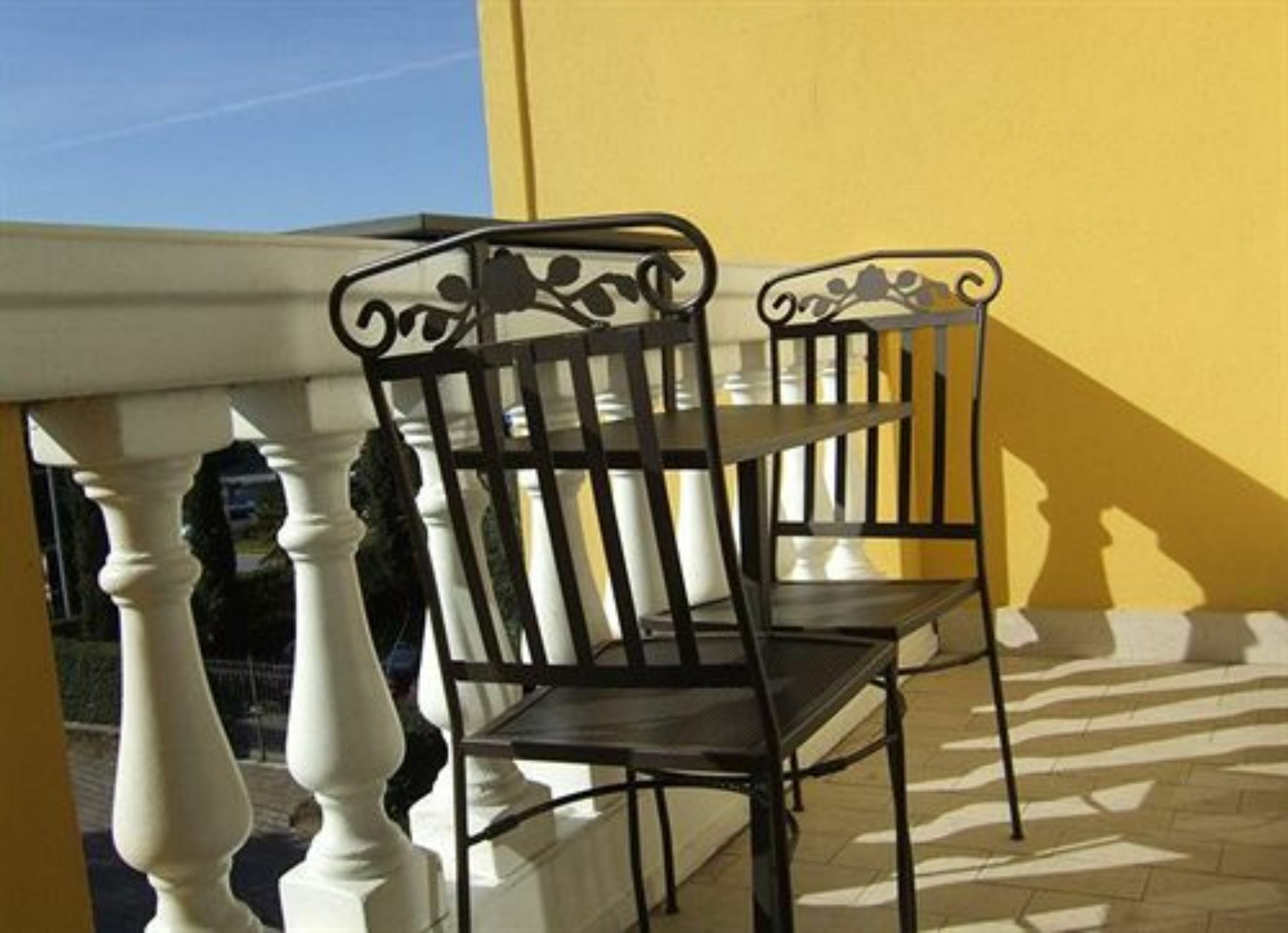 Hotel Estee Desenzano del Garda Kültér fotó