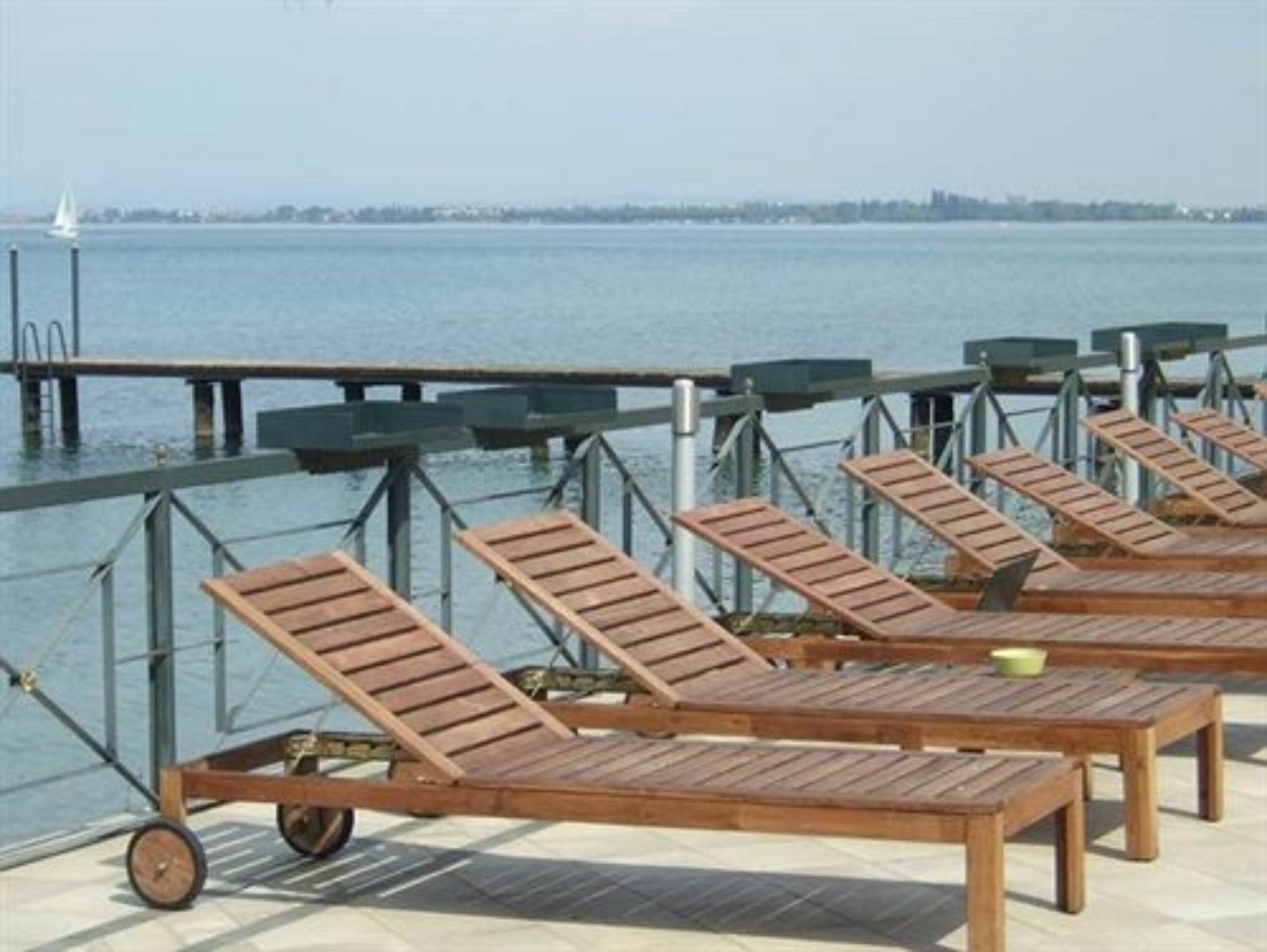 Hotel Estee Desenzano del Garda Kültér fotó