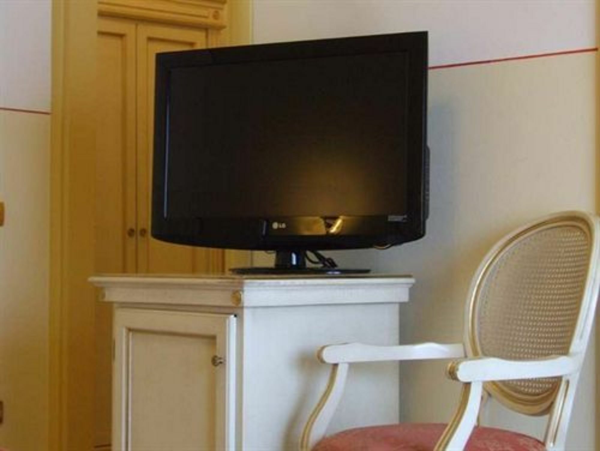 Hotel Estee Desenzano del Garda Kültér fotó