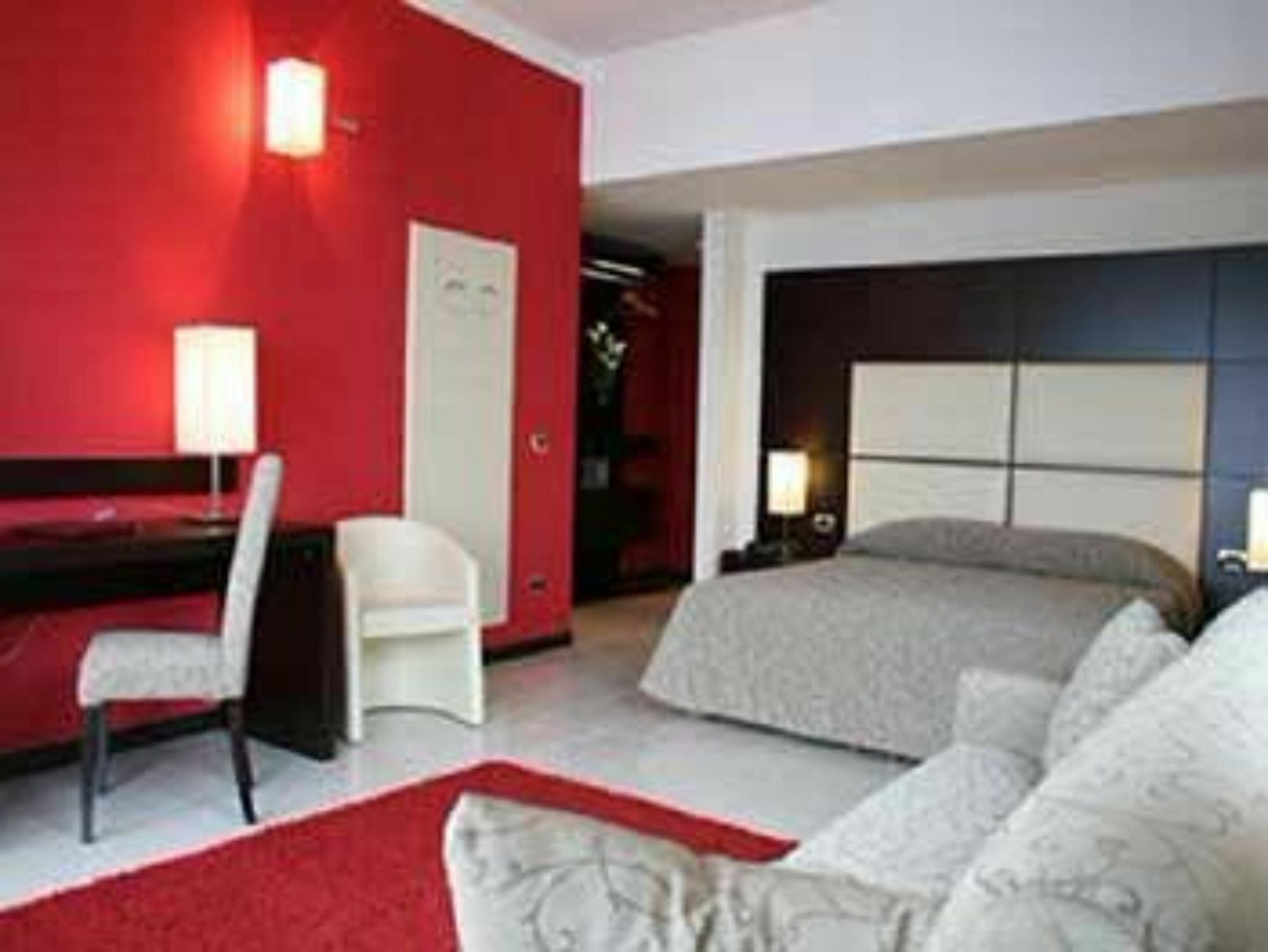 Hotel Estee Desenzano del Garda Kültér fotó
